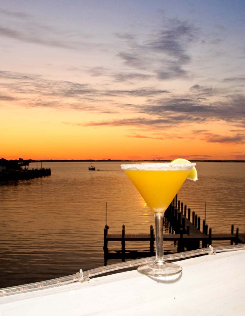 uncle-ernies_sunset_martini_00