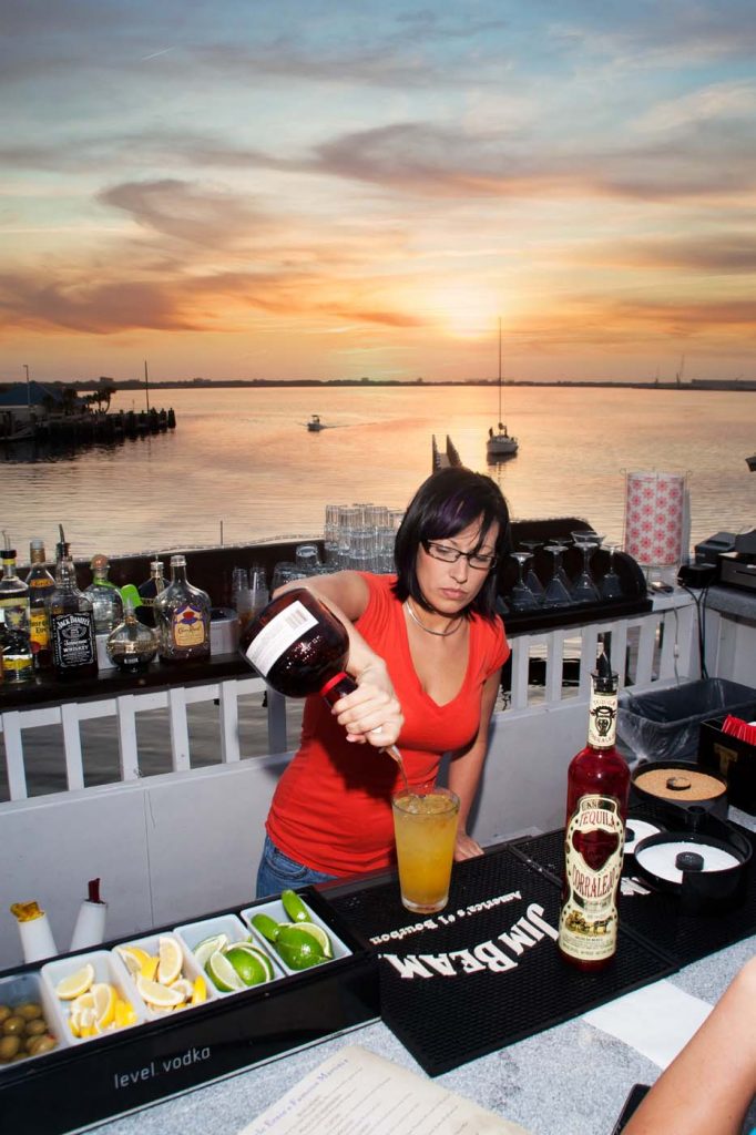 uncle-ernies_sunset_martini_01