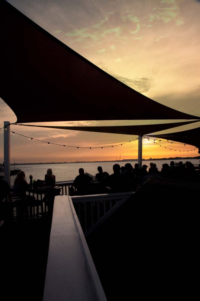 uncle-ernies_sunset_martini_04