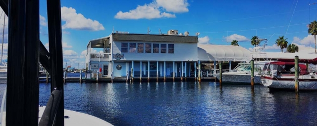 Waterside dining at the Shipyard Grill restaurant in Panama City
