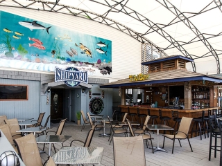 Waterside dining at the Shipyard Grill restaurant in Panama City