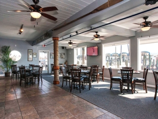 Waterside dining at the Shipyard Grill restaurant in Panama City