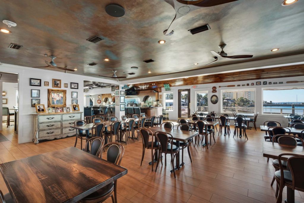 uncle-ernies_panama-city-restaurant_12 Uncle Ernie's Restaurant in Panama City, Florida
