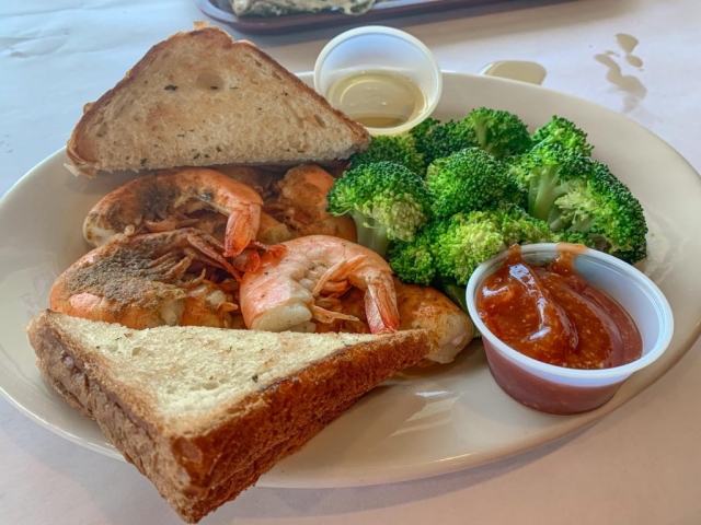 Billy’s Oyster Bar & Crab House in Panama City Beach, Florida