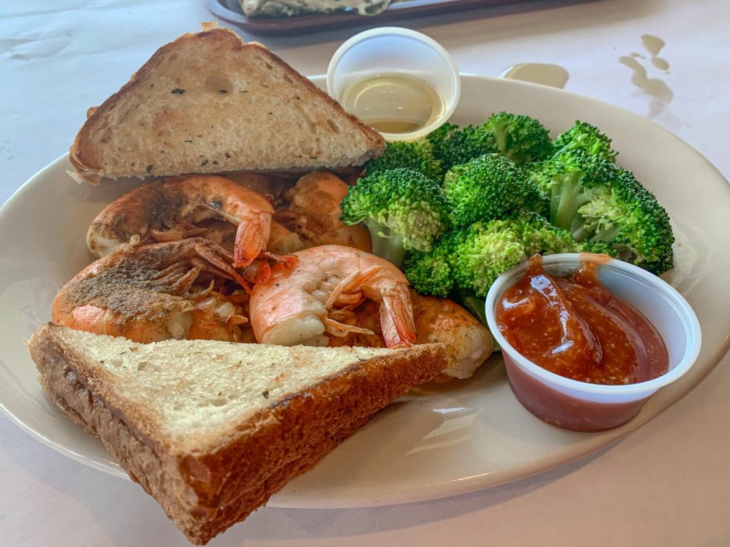 Billys_Oyster_Bar_Panama-City-Beach_02 Billy’s Oyster Bar & Crab House in Panama City Beach, Florida