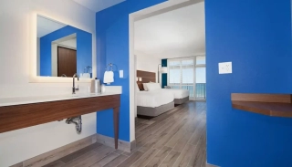 Holiday_Inn_Express_Panama_City_Beach_07