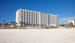 Holiday_Inn_Express_Panama_City_Beach_11